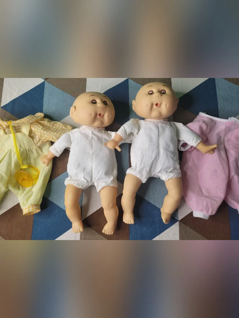 x2 Vintage Uneeda 1990 Plush Baby Dolls Soft Play 2003 w/ Outfits & Pacifier